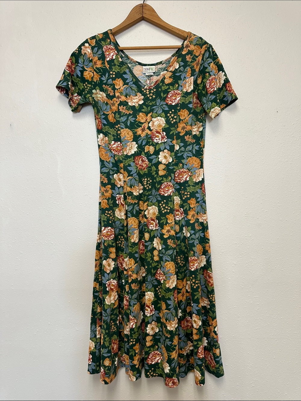 Vintage early 90s Floral V‑Neck Midi Dress in Green Floral cotton fit and flare
